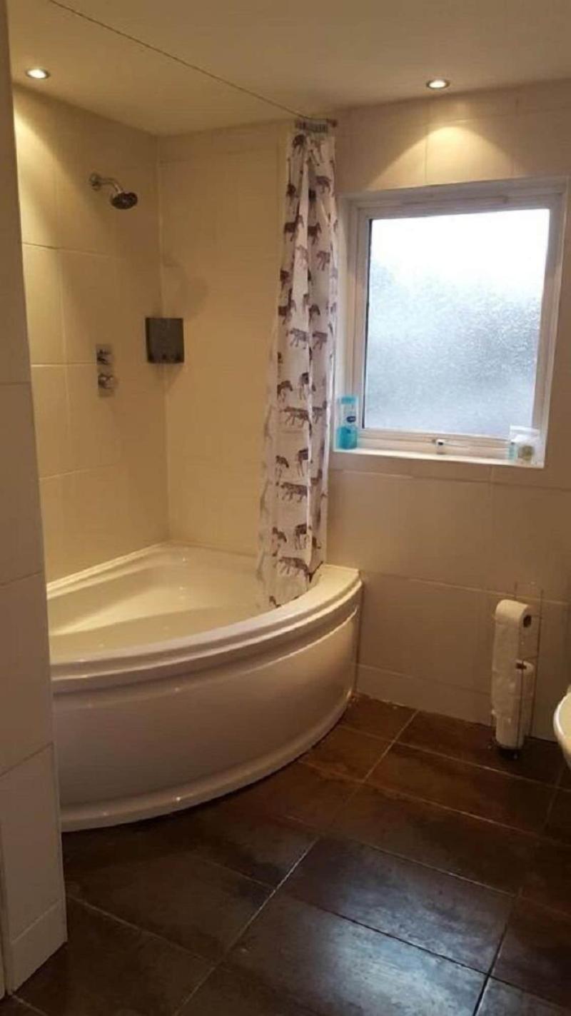 Lawnbrook Town Guest House