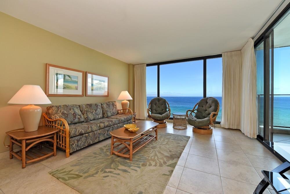 Mahana at Ka'anapali by RedAwning