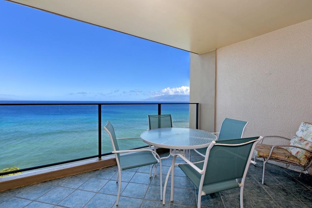 Mahana at Ka'anapali by RedAwning
