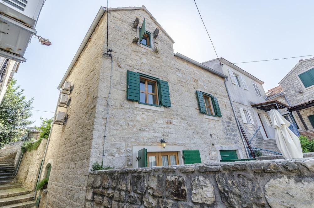 Guest House Lucijo