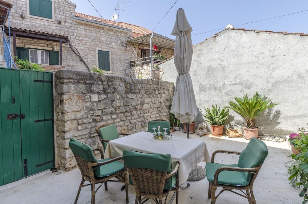 Guest House Lucijo