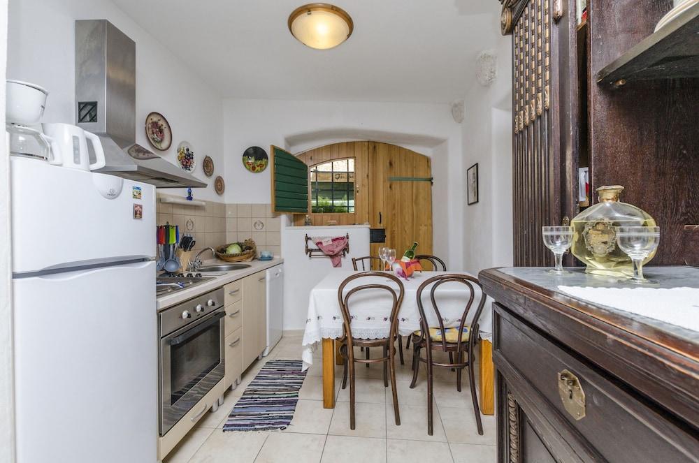 Guest House Lucijo