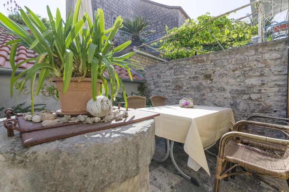 Guest House Lucijo