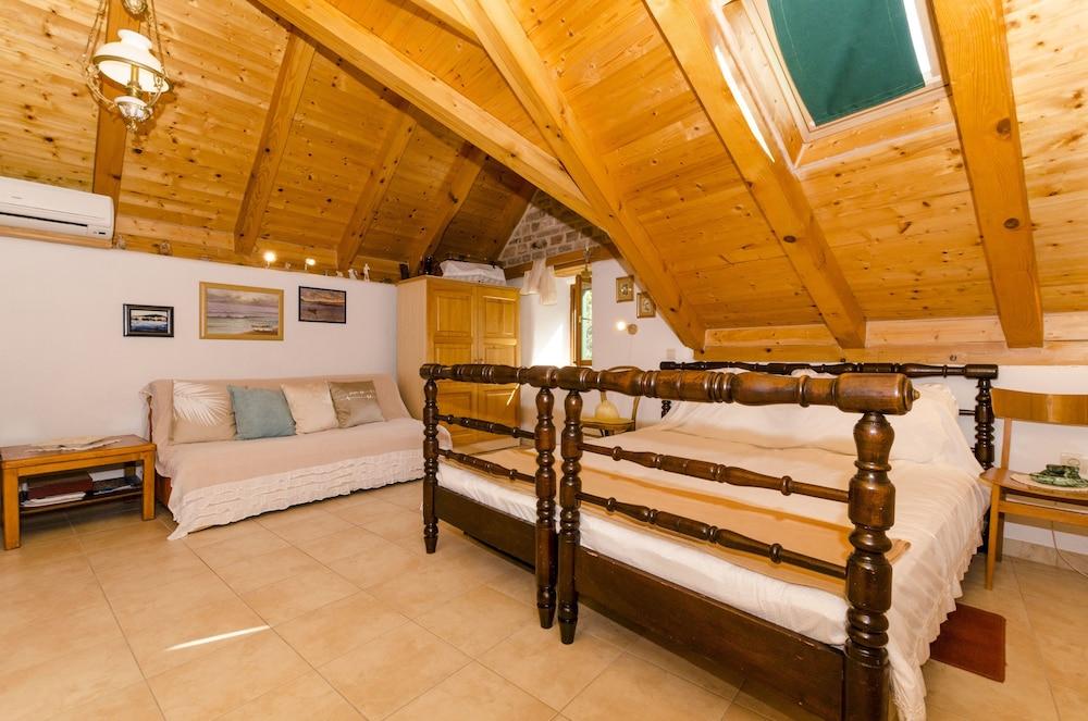 Guest House Lucijo