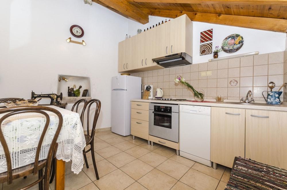 Guest House Lucijo