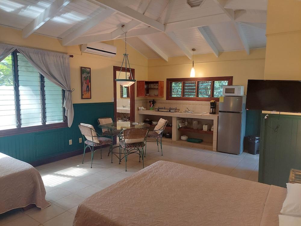 Playa Negra Guesthouse