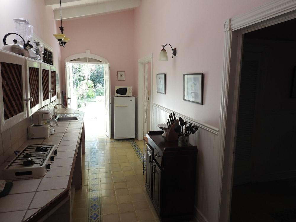 Playa Negra Guesthouse