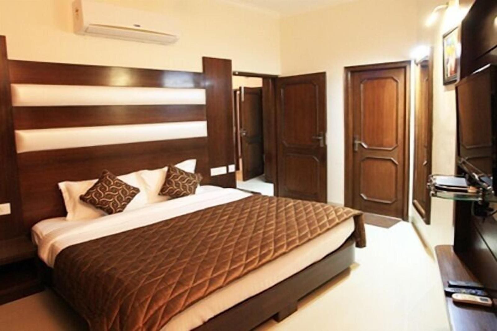 Hotel Neo Classic