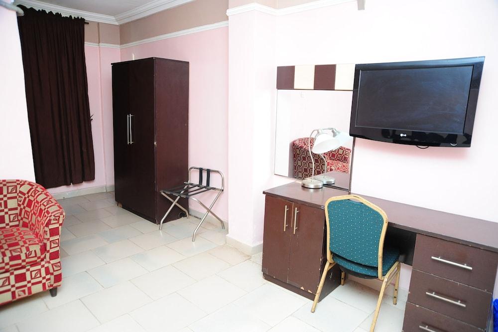 Richton Hotel & Suites