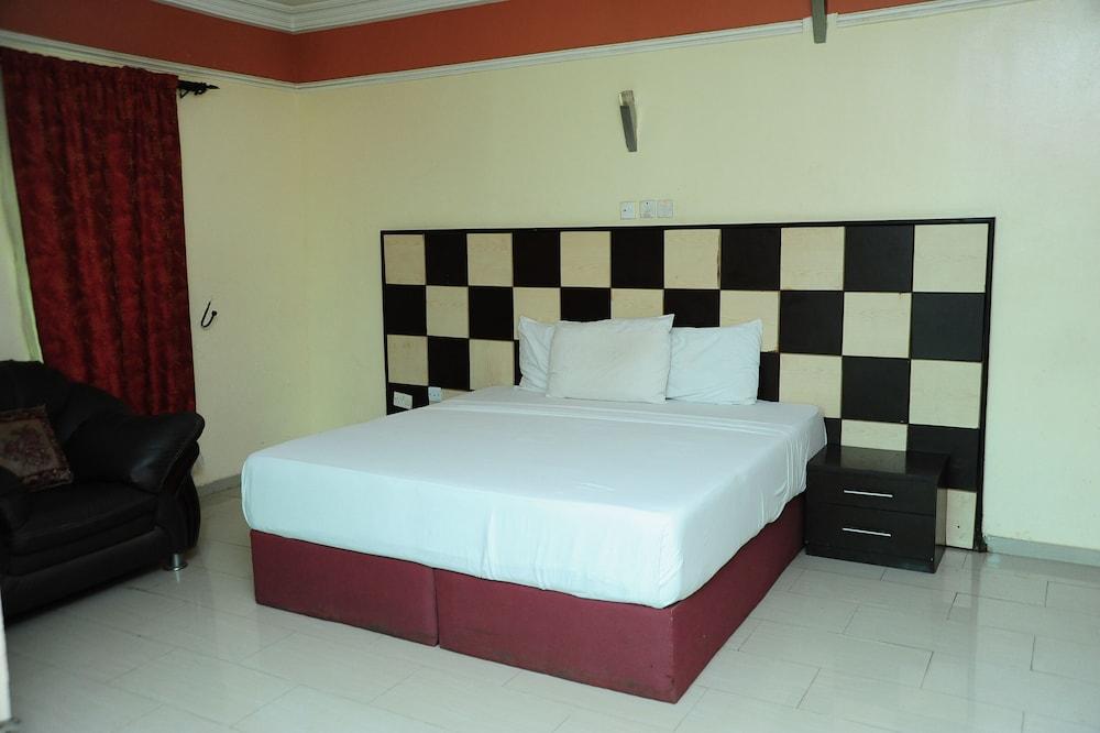 Richton Hotel & Suites