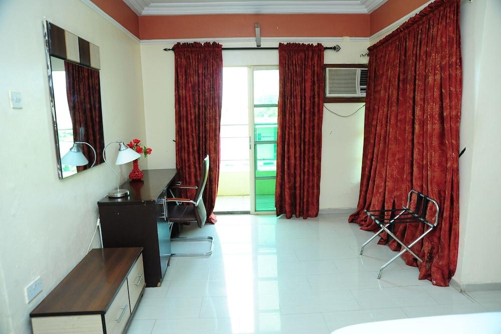 Richton Hotel & Suites