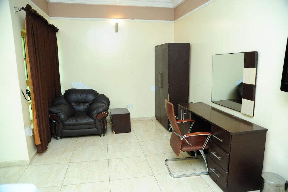 Richton Hotel & Suites