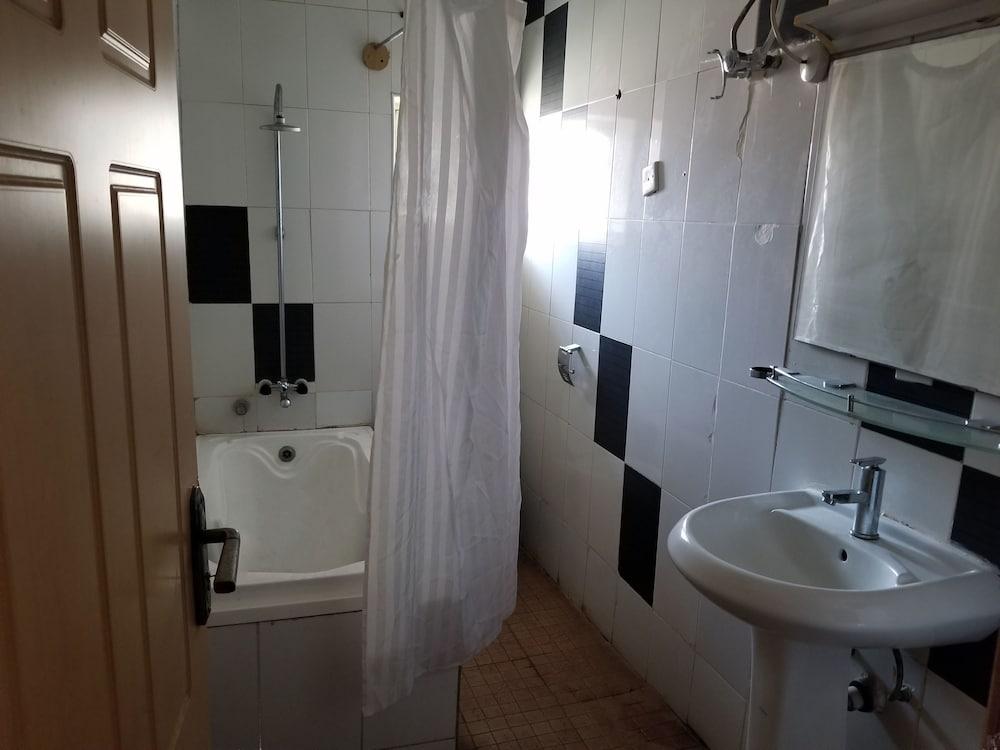 Richton Hotel & Suites