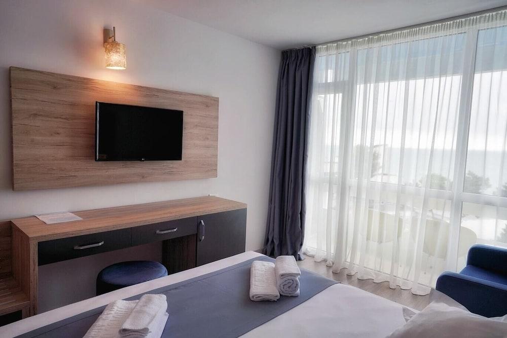 Hotel Opal