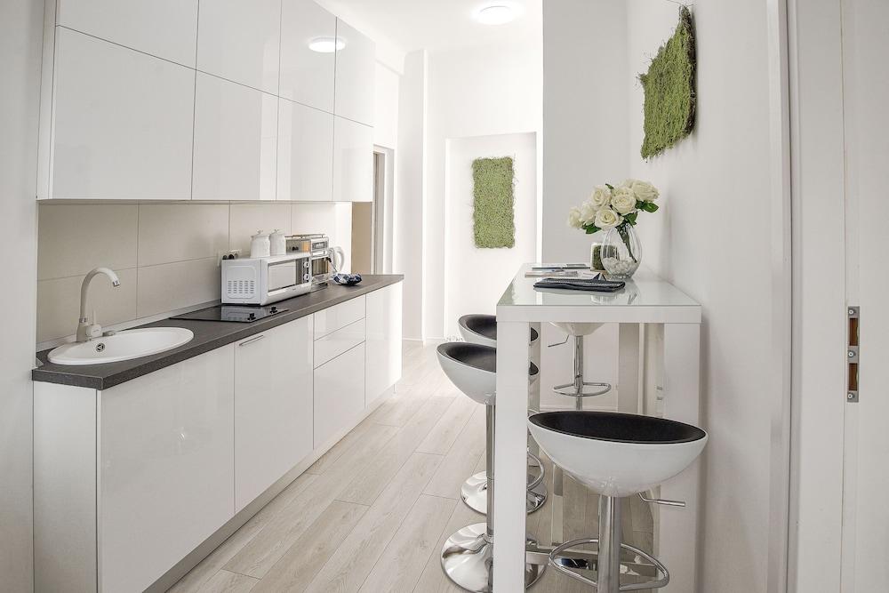 Metropole Apartments Old Town