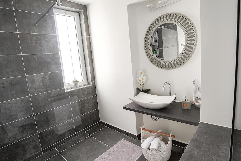 Metropole Apartments Old Town