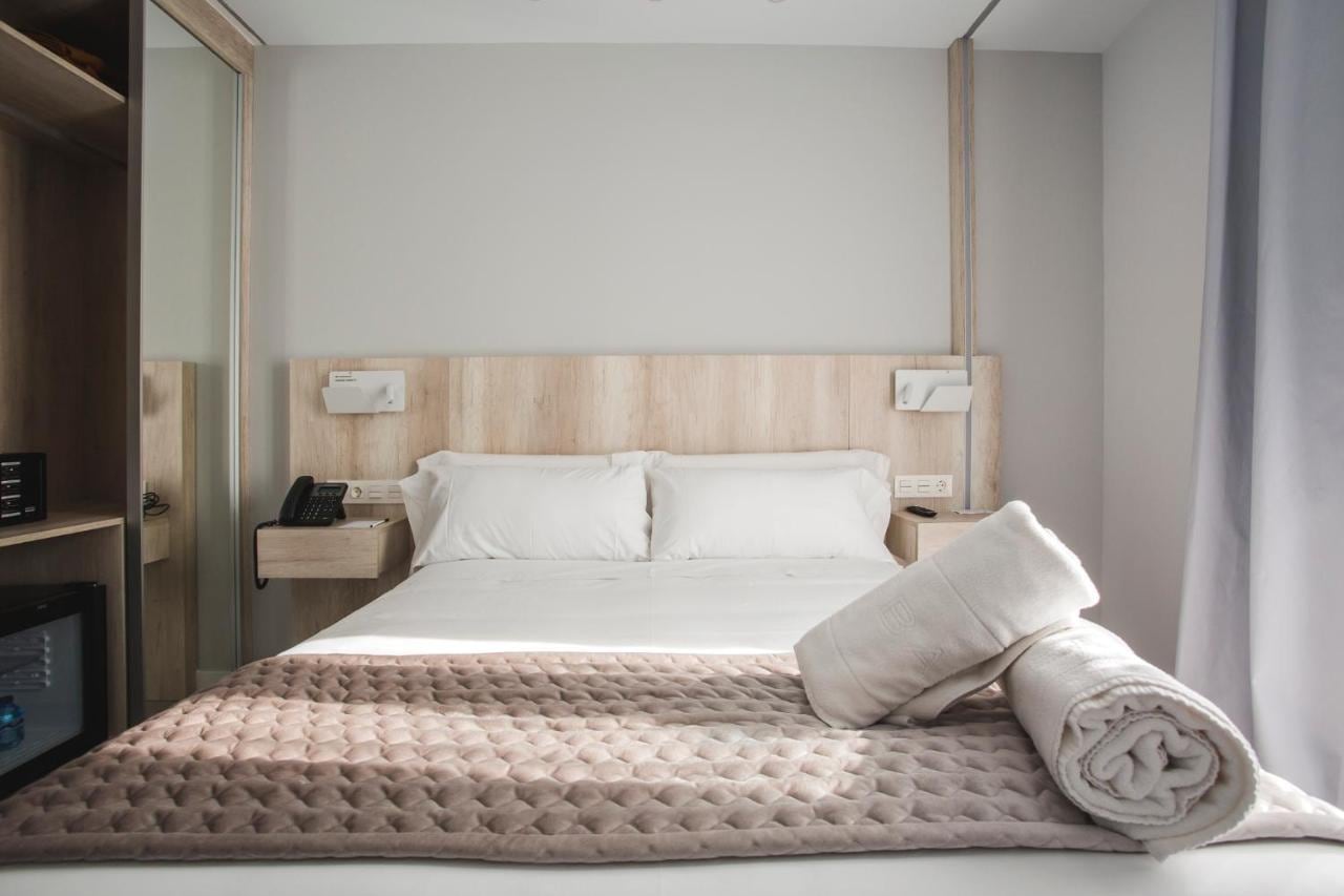 Abaster Hotel
