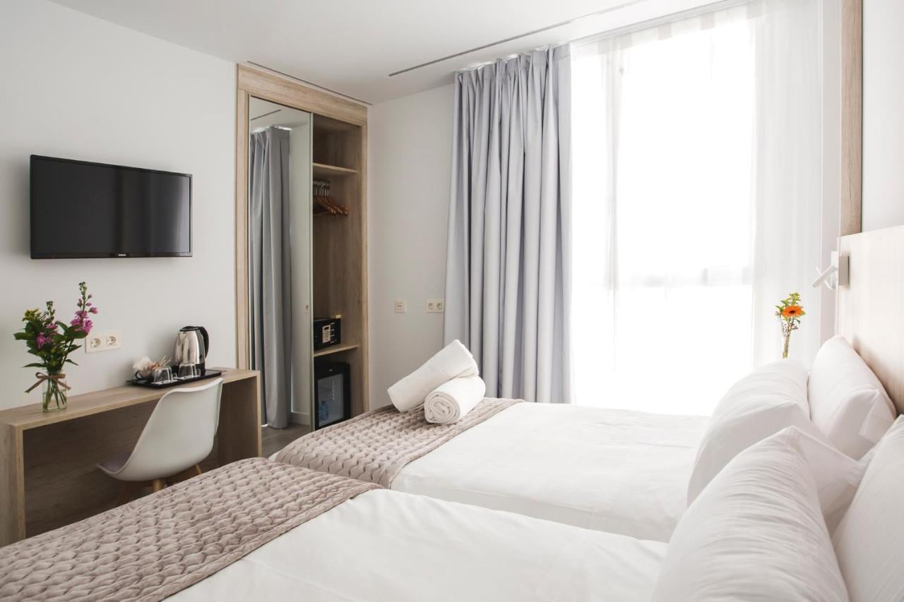 Abaster Hotel