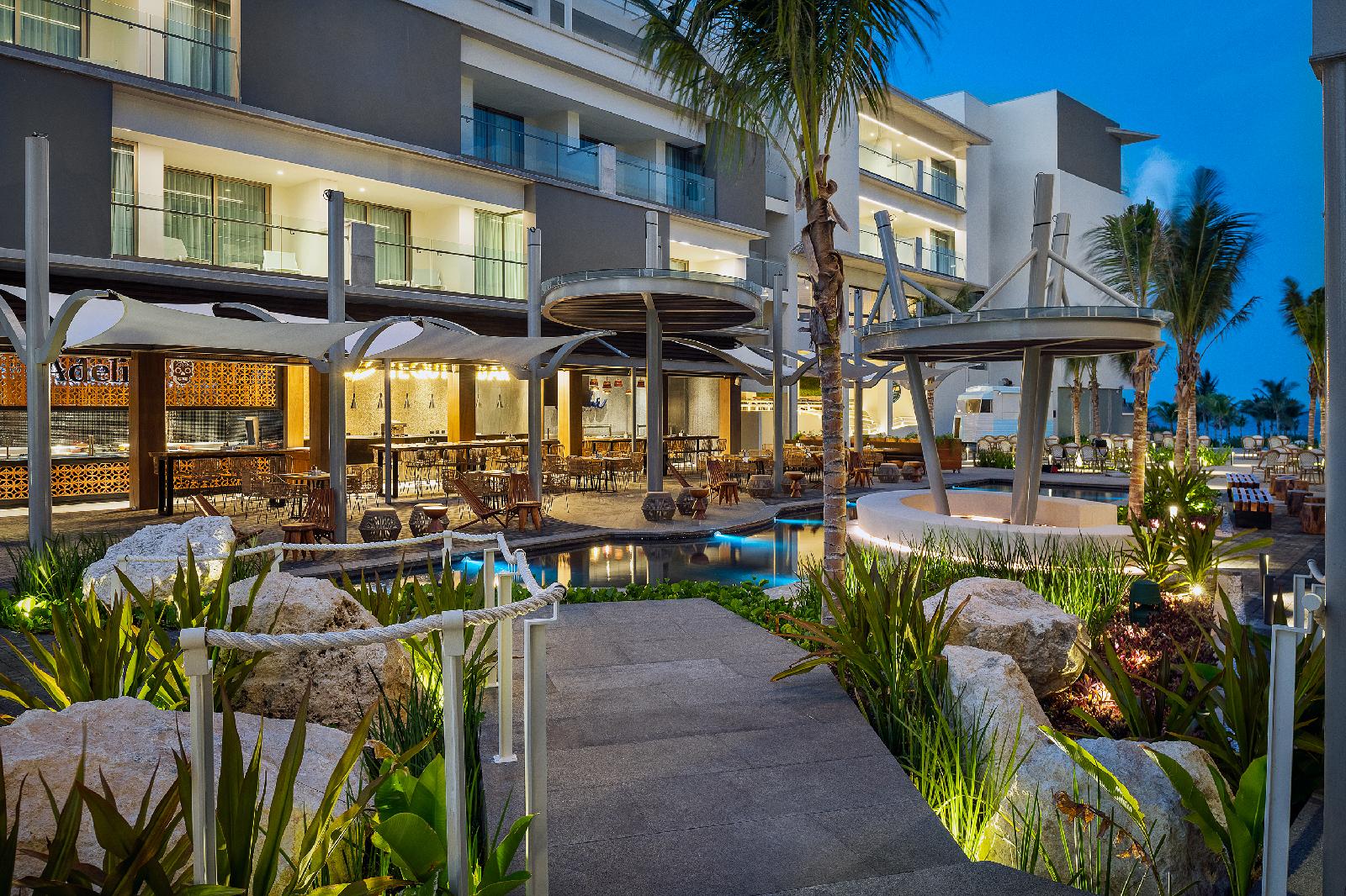 Catalonia Grand Costa Mujeres All Suites & Spa