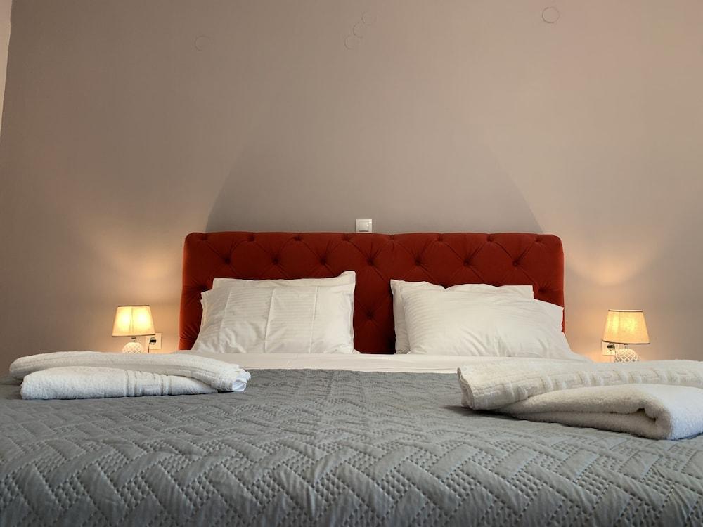 Dioni Hotel