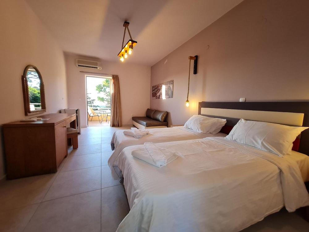 Dioni Hotel