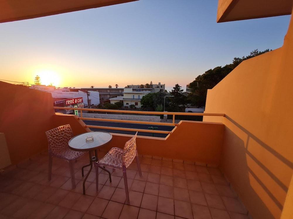 Dioni Hotel
