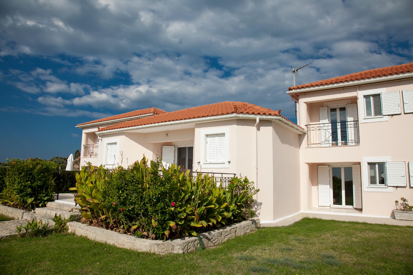 Cavaliere Houses