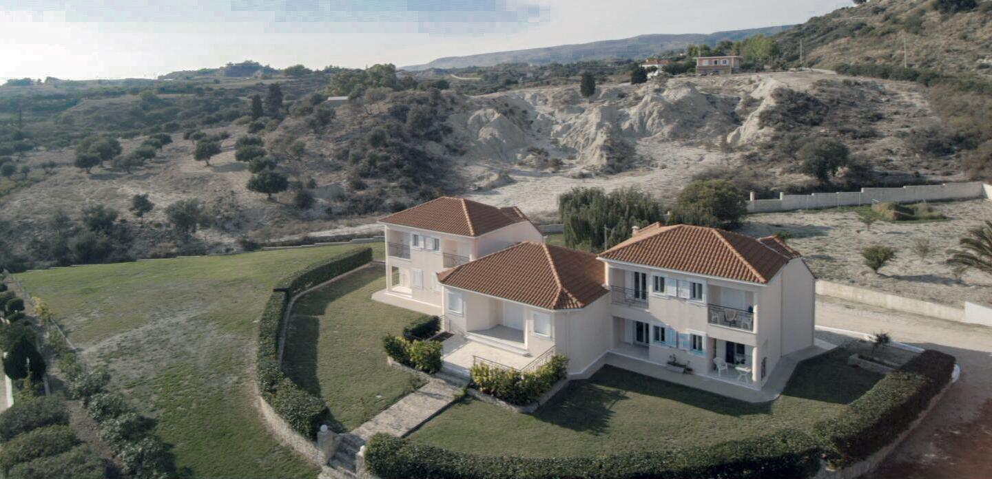 Cavaliere Houses