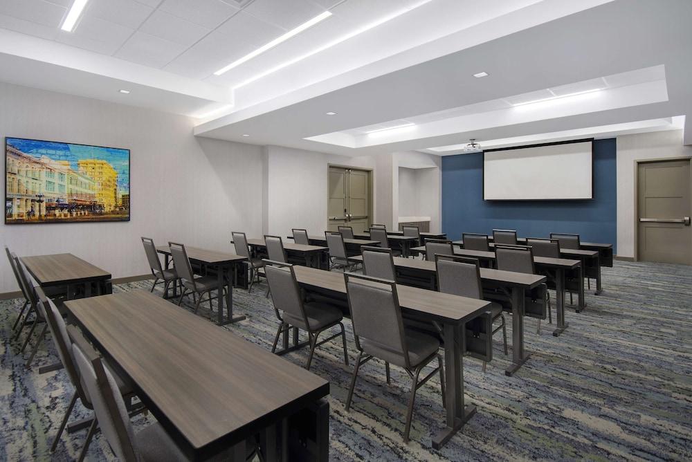 Hampton Inn & Suites San Antonio Riverwalk