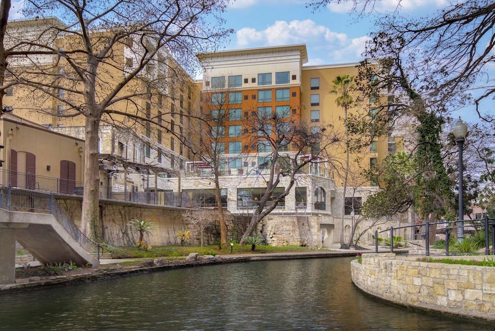 Hampton Inn & Suites San Antonio Riverwalk
