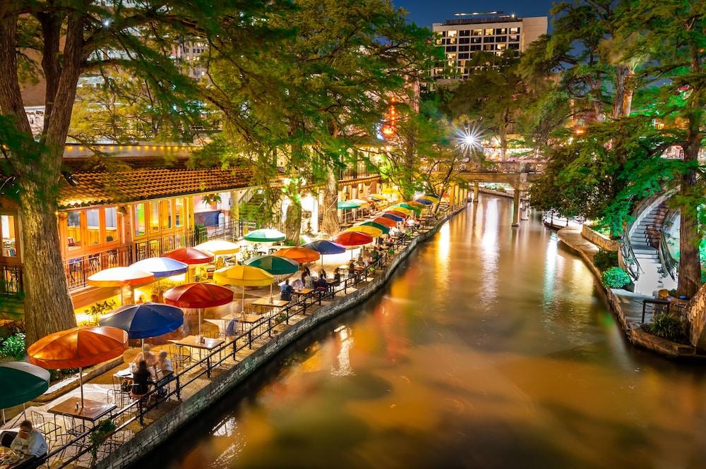 Hampton Inn & Suites San Antonio Riverwalk
