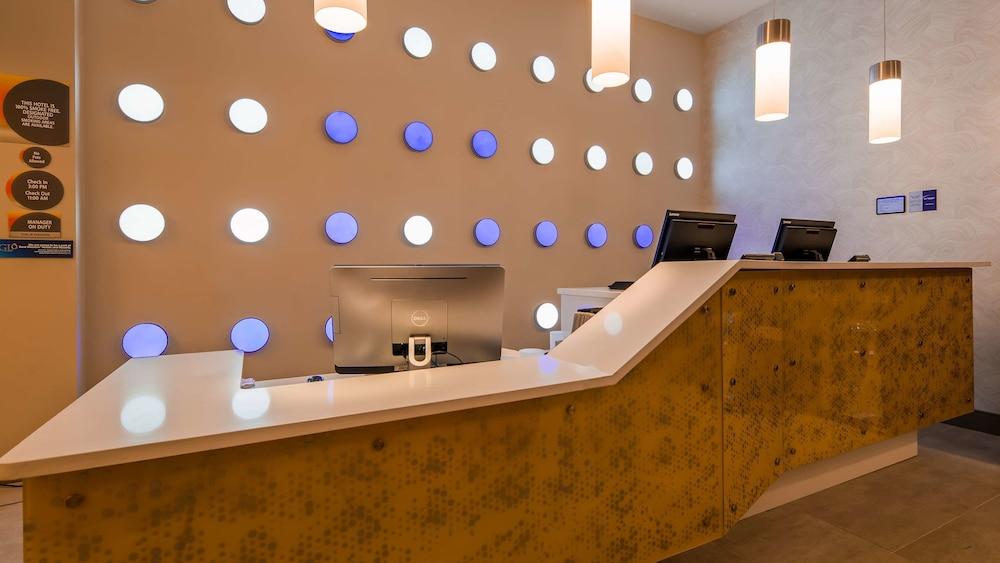 GLo Best Western Brooklyn NYC