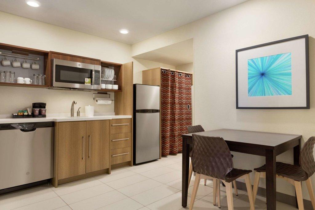 Home2 Suites By Hilton Portland Airport
