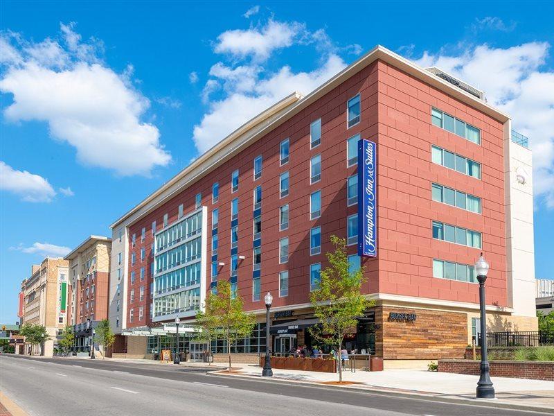 Hampton Inn & Suites Fort Wayne Downtown
