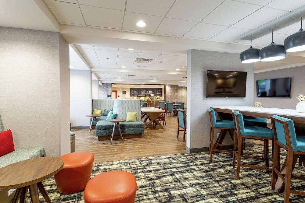 Hampton Inn Madison, OH