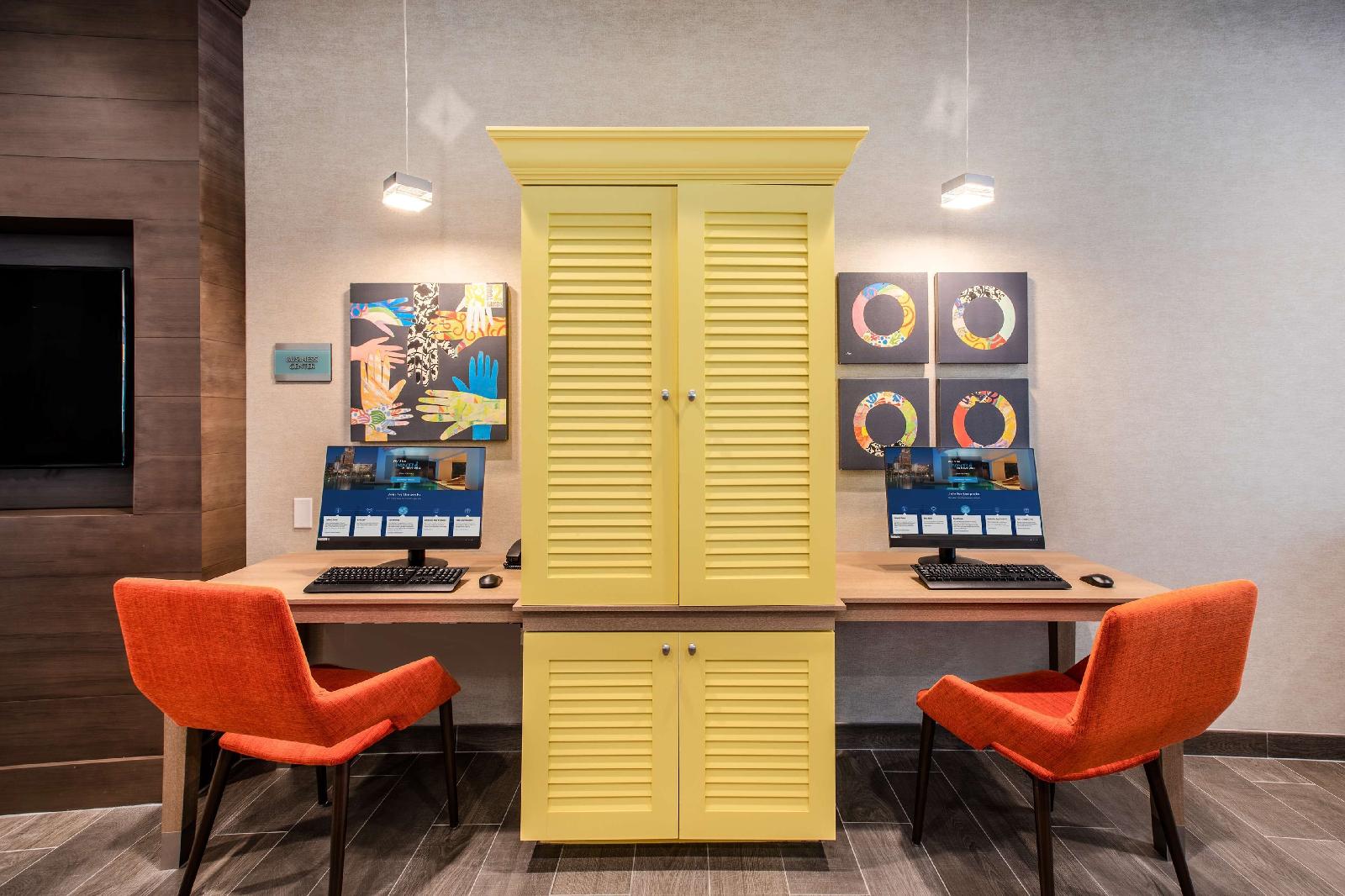 Home2 Suites by Hilton Carlsbad, CA