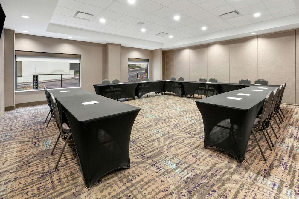 Hampton Inn & Suites Spokane Downtown-South