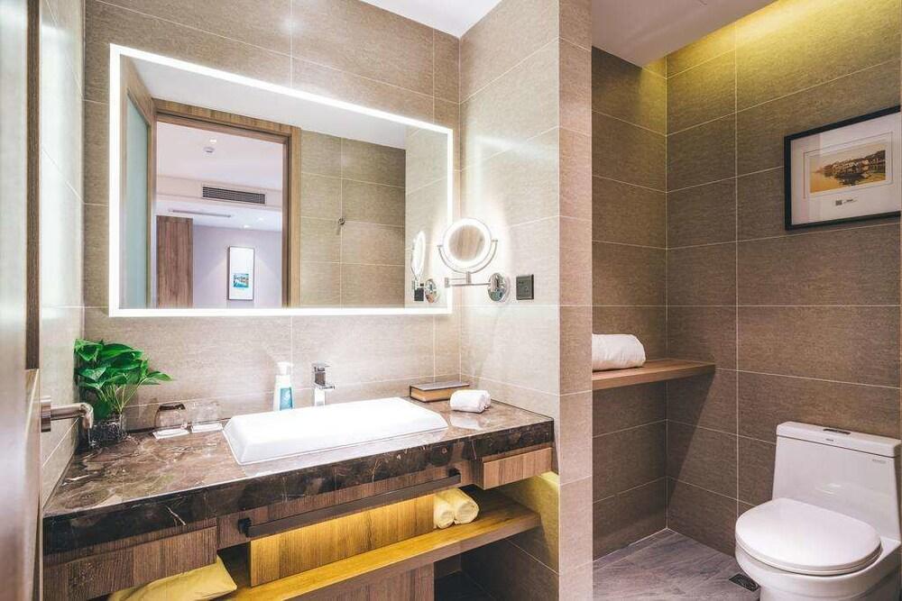 Atour Hotel South Station Zhenda Road