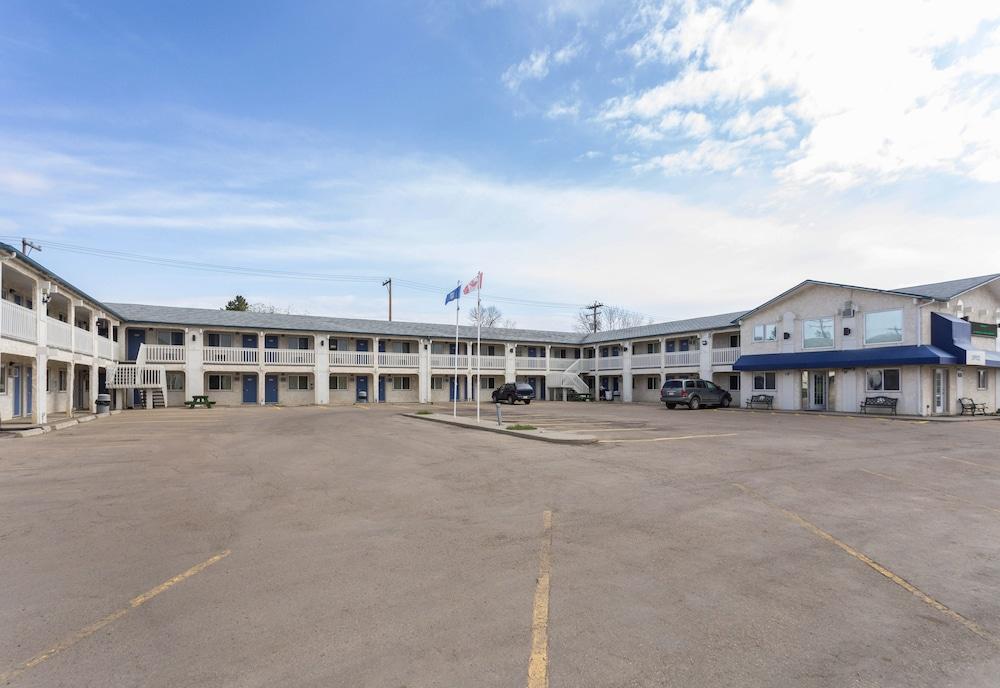 Motel 6 Camrose