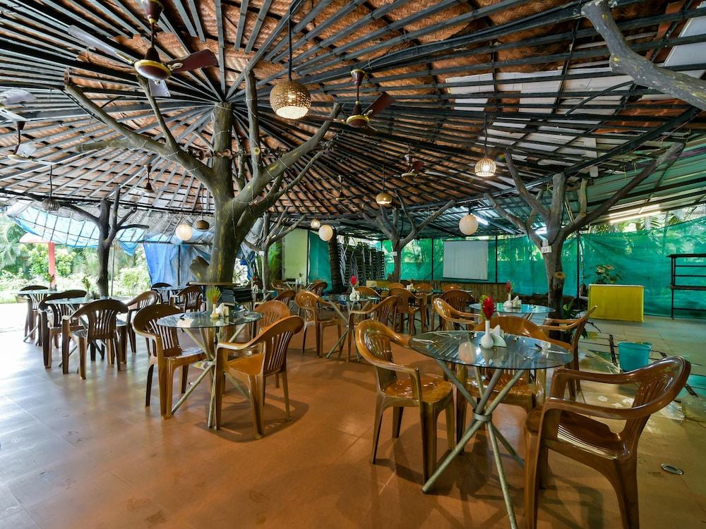 Alagoa Resort by OYO Rooms
