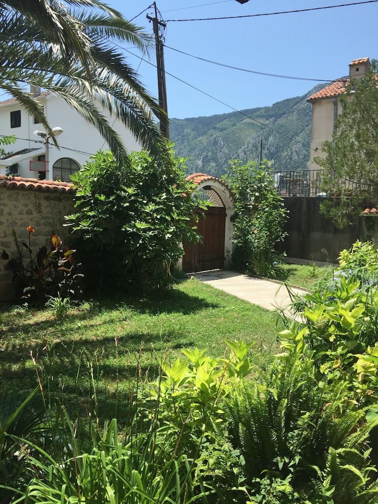 Apartments Ivanisevic