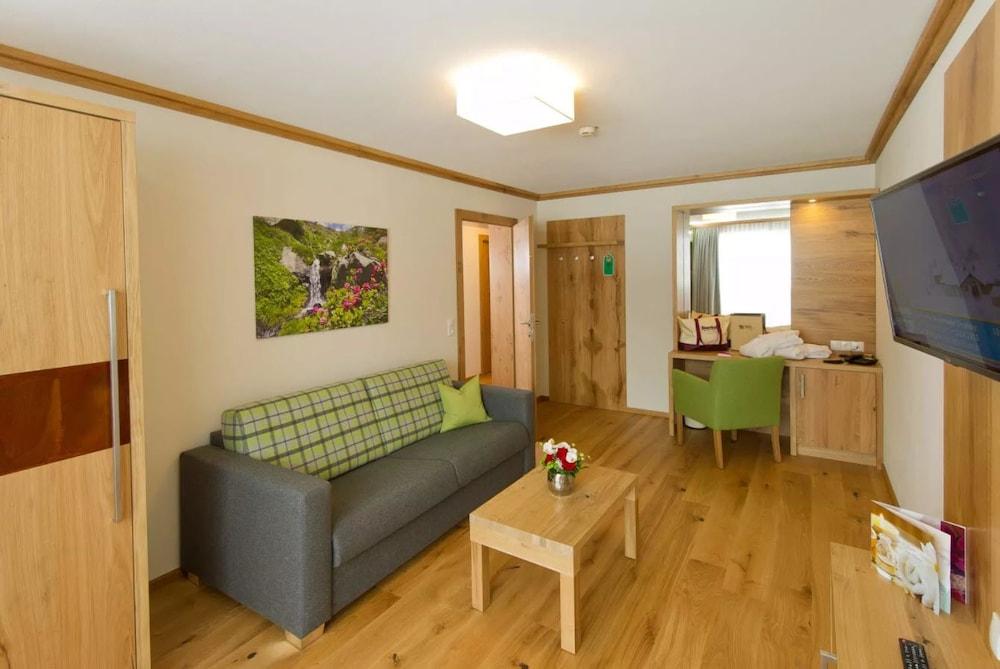 Taxerhof Wellness & Aparthotel