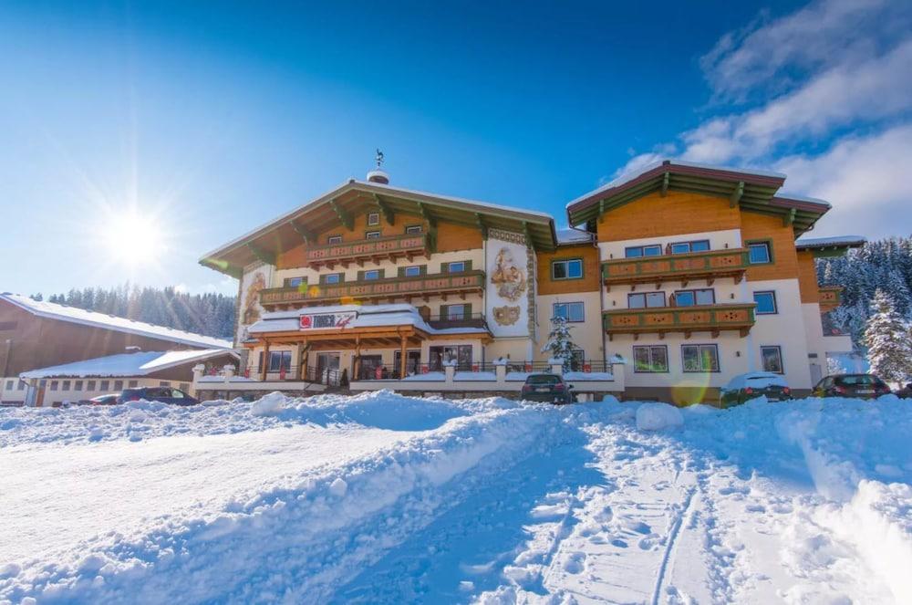 Taxerhof Wellness & Aparthotel