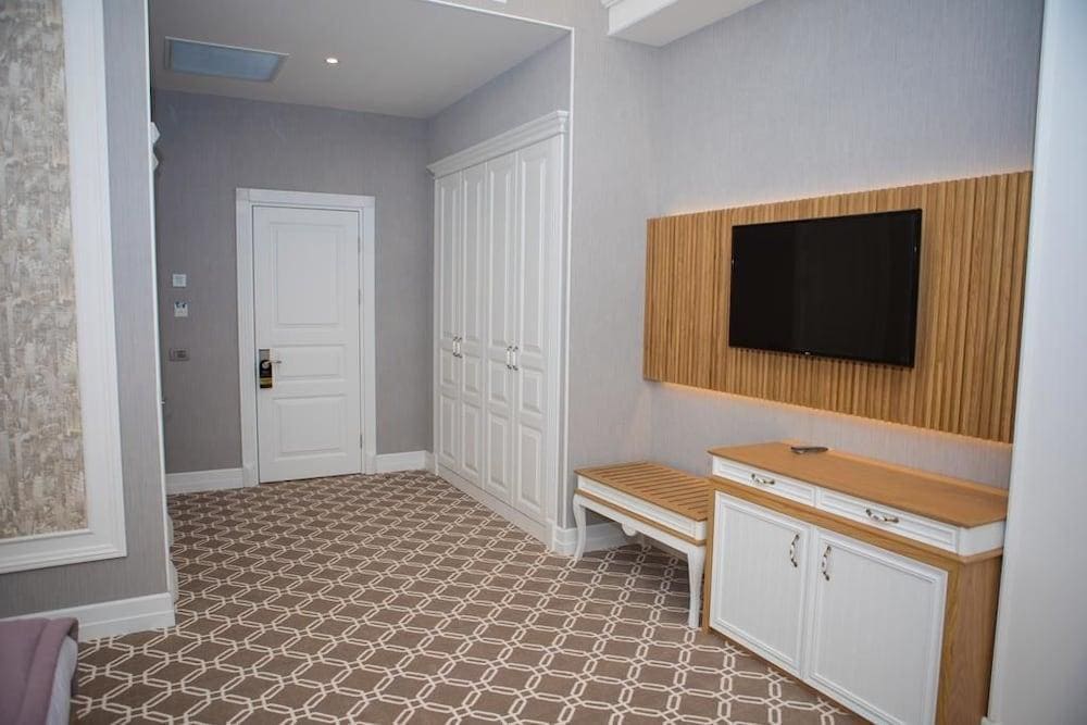 Theatrum Hotel Baku