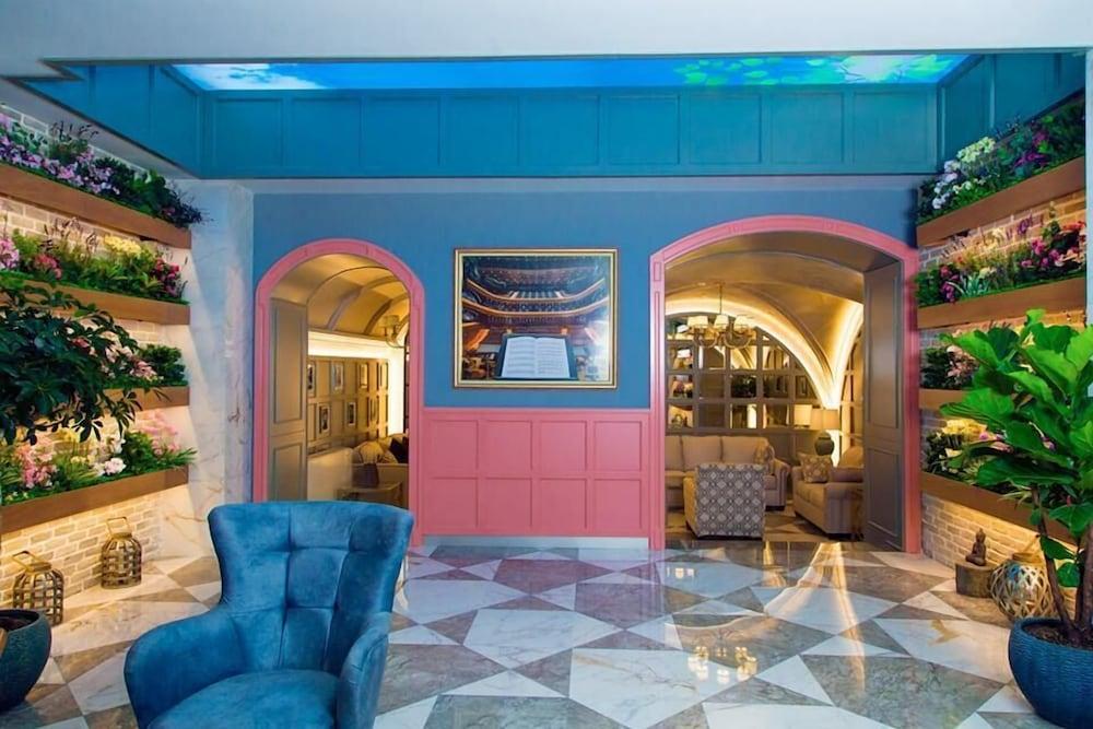Theatrum Hotel Baku
