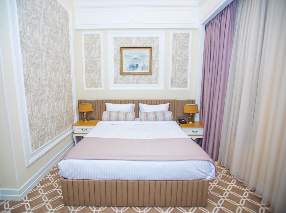 Theatrum Hotel Baku