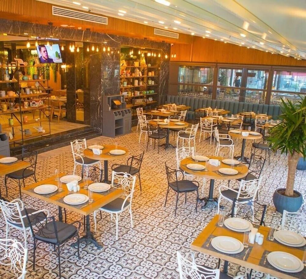 Theatrum Hotel Baku