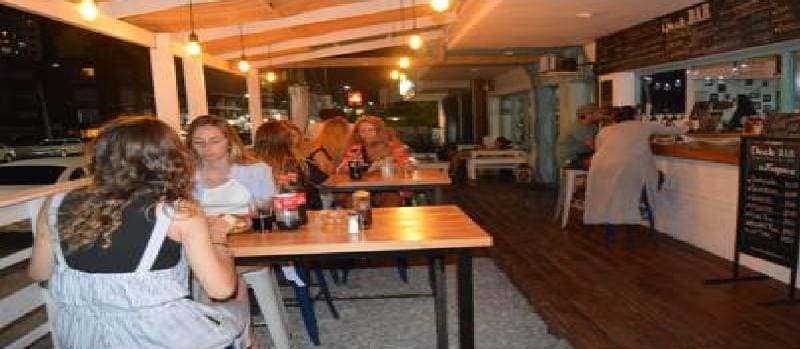 El Viajero Brava Beach Hostel & Suites