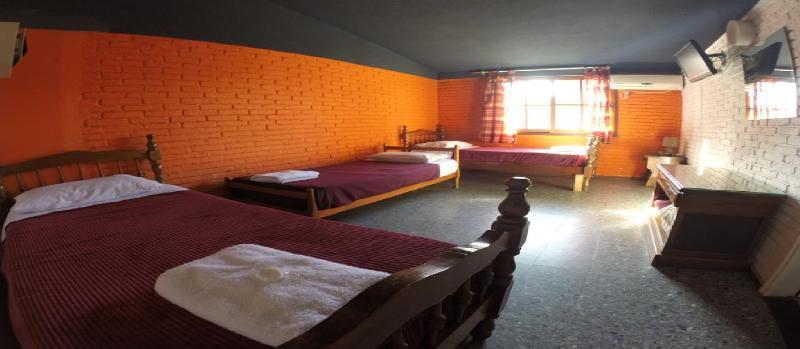 El Viajero Brava Beach Hostel & Suites