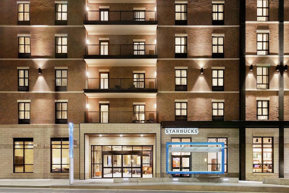 Hampton Inn & Suites Kansas C Downtown Crossroads